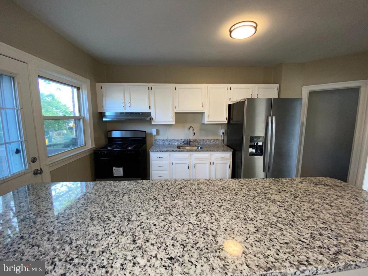 41 N Kossuth St - Photo 7 of 30