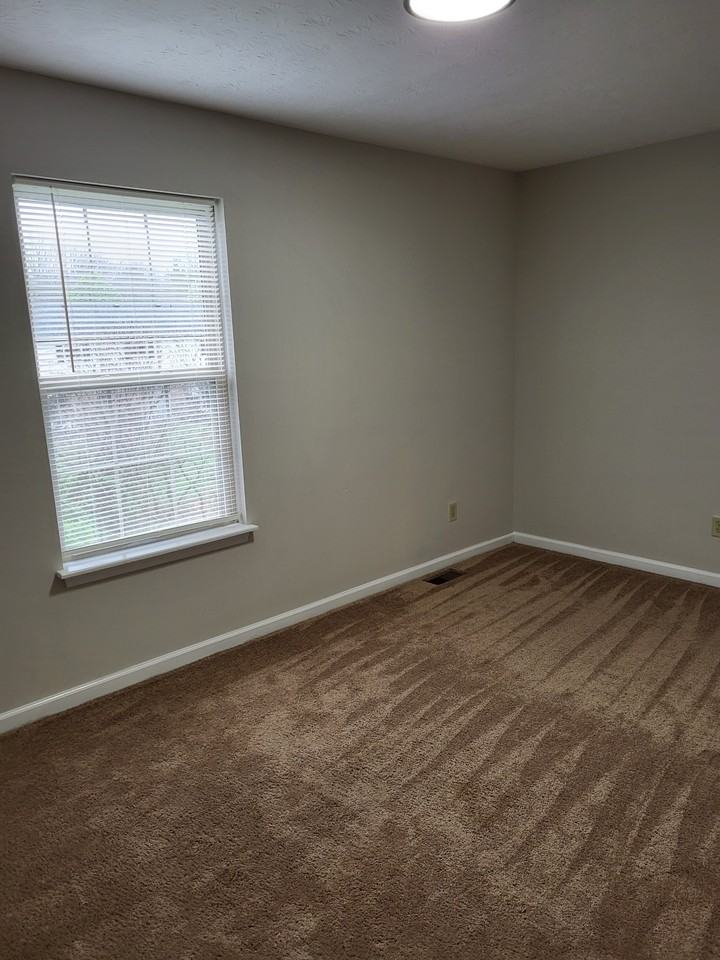 104 Kayla Dr #28 - Photo 7 of 8