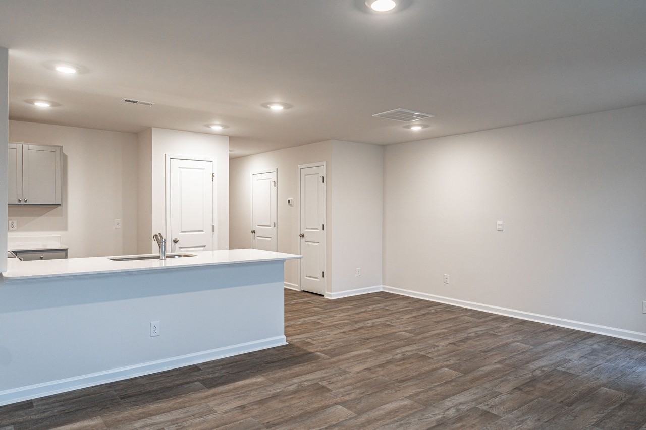 207 Maddow Drive - 1 #1 - Photo 6 of 28