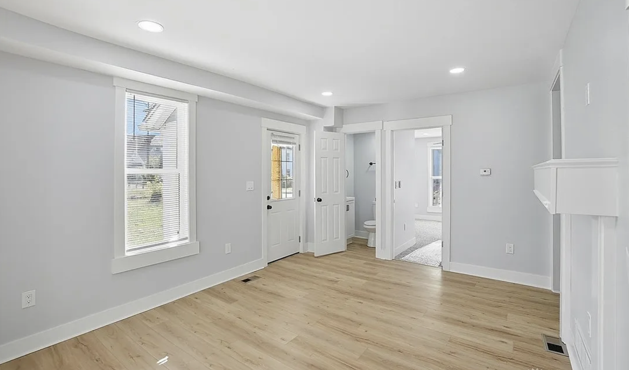 1531 Chapel St #1 - Photo 5 of 32