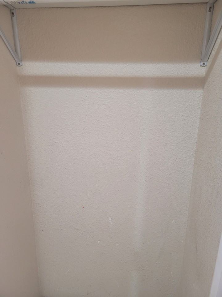 301 N Greenbriar Rd Apt 3 #3 - Photo 3 of 19