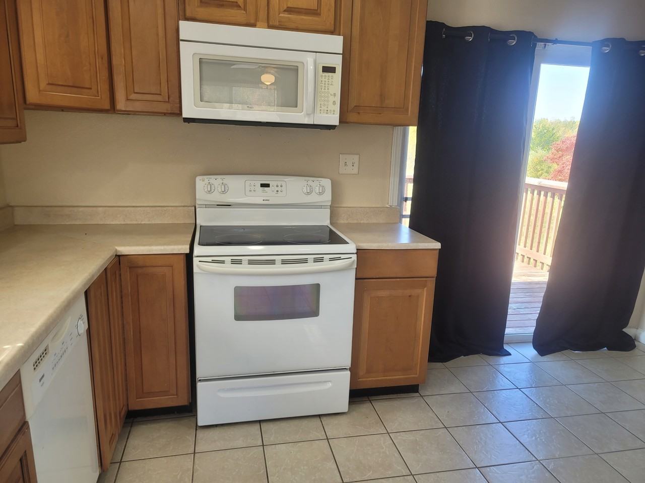 301 N Greenbriar Rd Apt 3 #3 - Photo 5 of 19