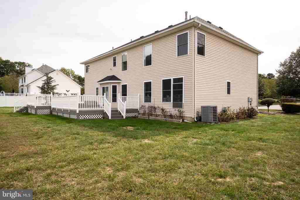 27 Samantha Dr - Photo 4 of 50