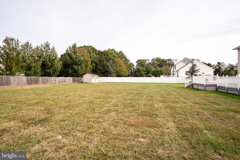 27 Samantha Dr - Photo 5 of 50