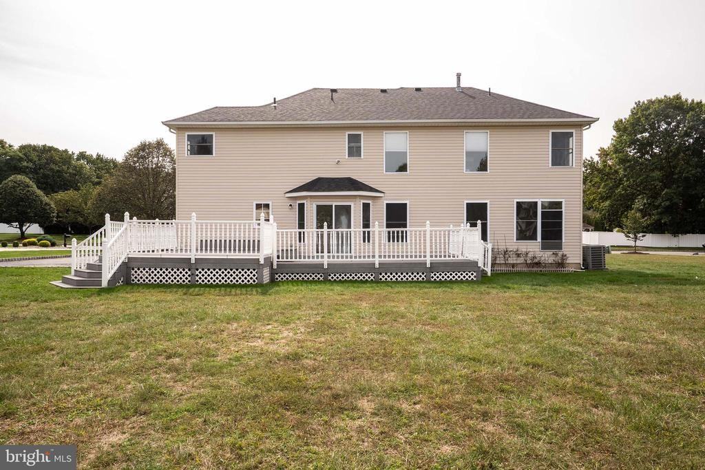 27 Samantha Dr - Photo 6 of 50