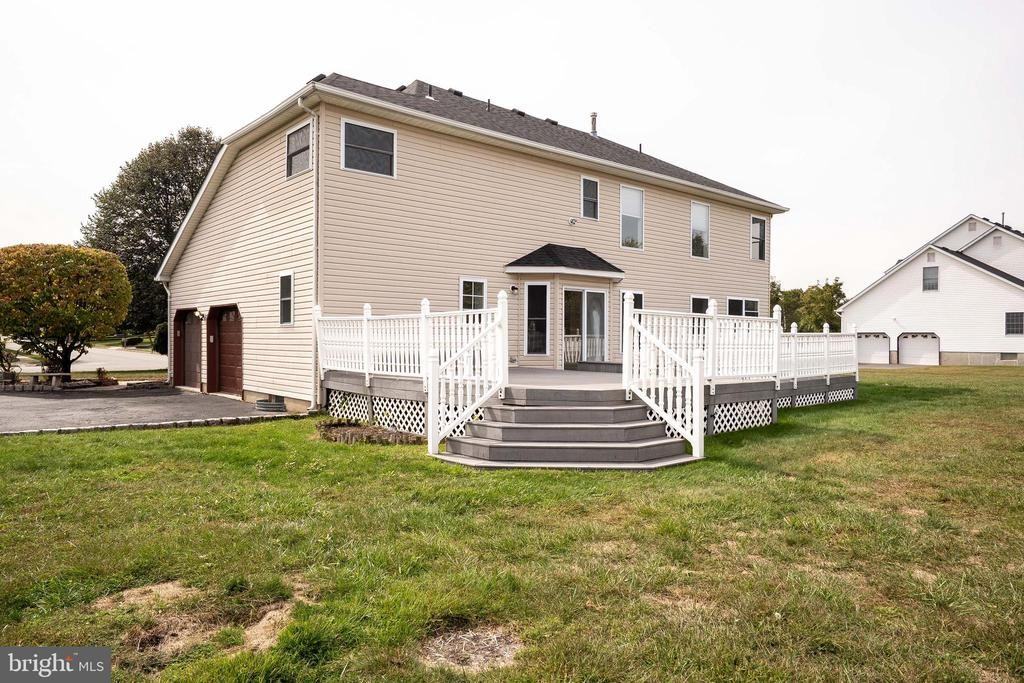 27 Samantha Dr - Photo 7 of 50