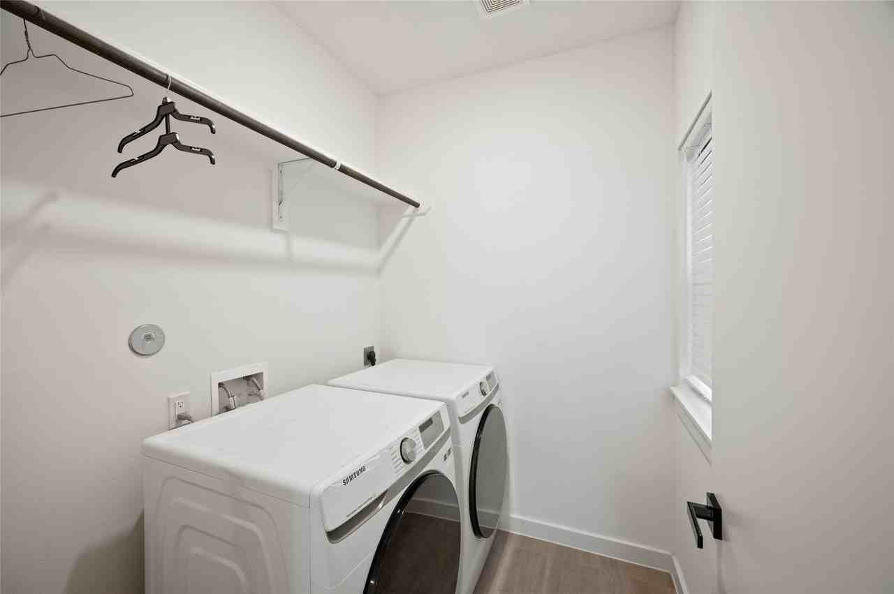 6742 Peerless St #B - Photo 6 of 30