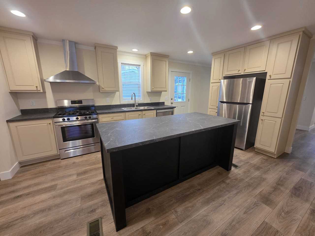 3644 Chestnut St #902 - Photo 4 of 34