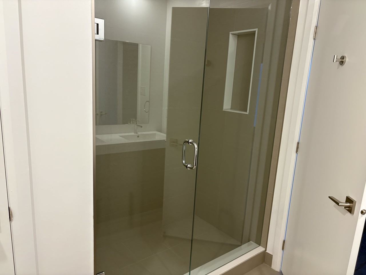 398 195-710 Hunter Street East - 710 #710 - Photo 5 of 10