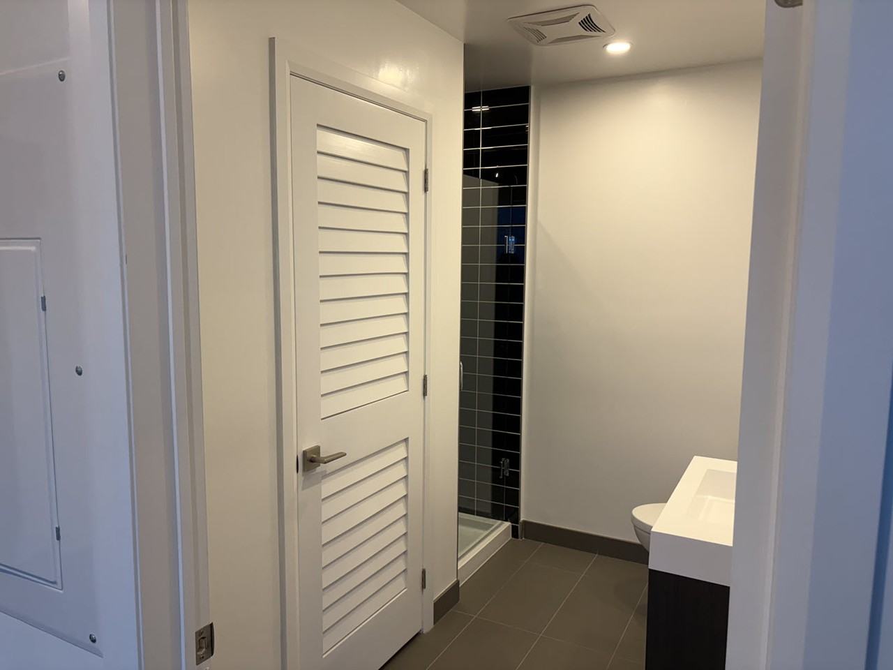 398 195-710 Hunter Street East - 710 #710 - Photo 6 of 10