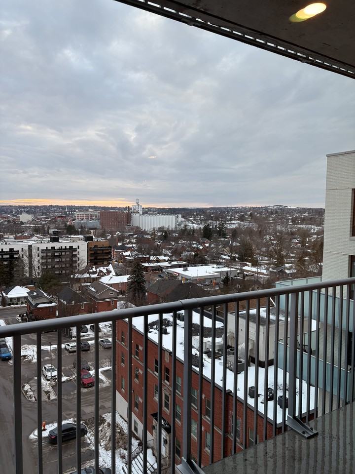 398 195-710 Hunter Street East - 710 #710 - Photo 7 of 10