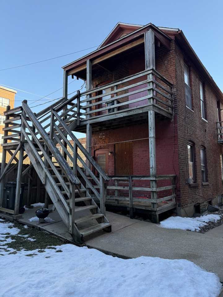 310 1/2 Western Ave #2 - Photo 2 of 15