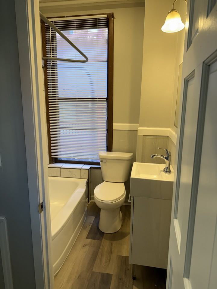 310 1/2 Western Ave #2 - Photo 7 of 15