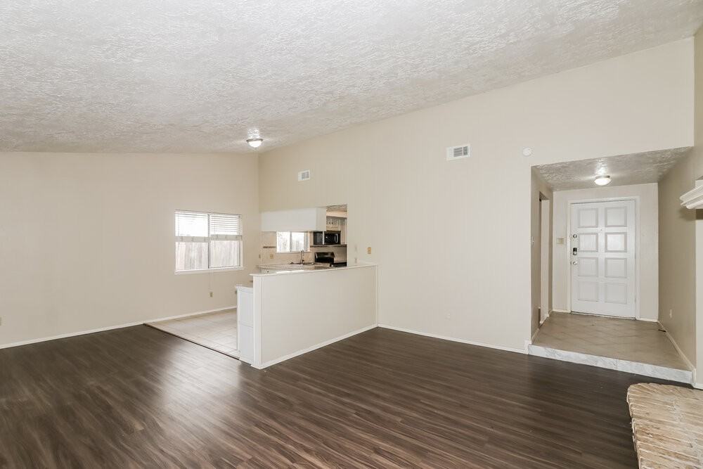 8419 Old Meadow Ln - Photo 4 of 16