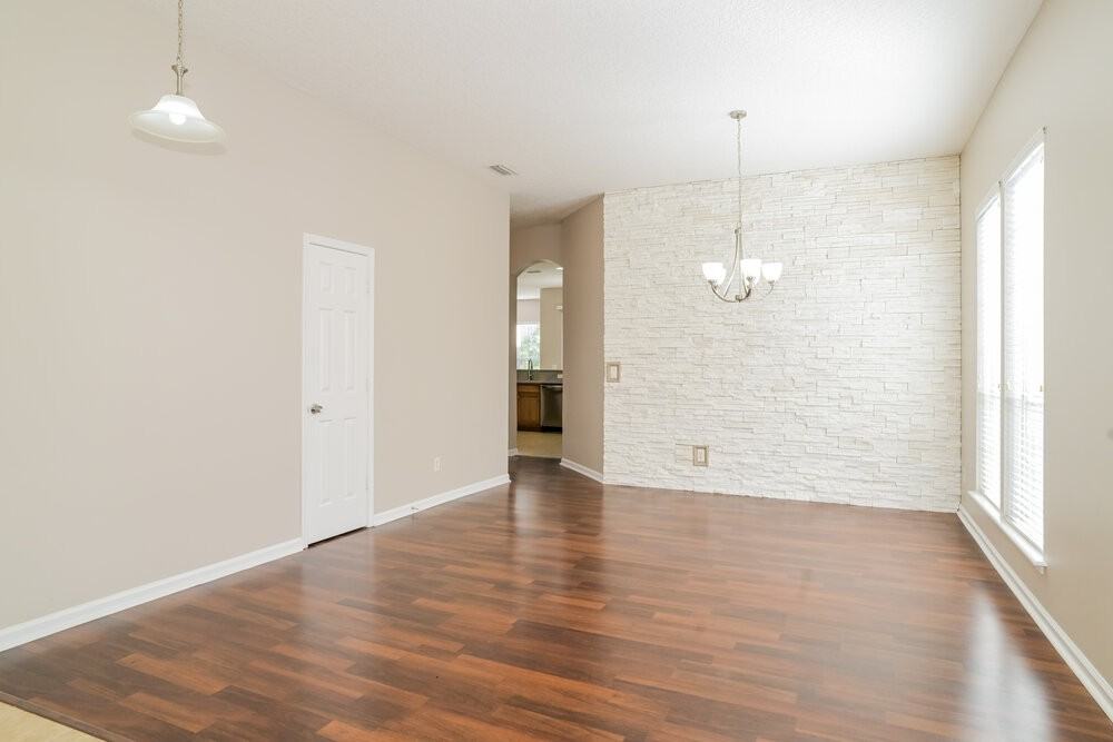 244 N Hidden Tree Dr - Photo 3 of 16