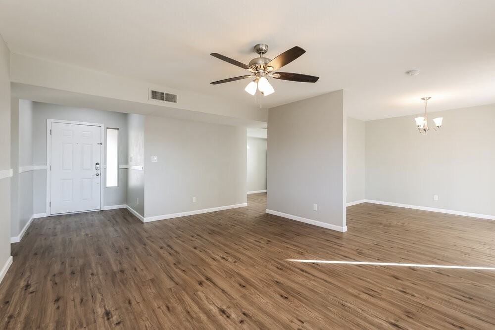 6601 W Desert Cove Ave - Photo 4 of 16