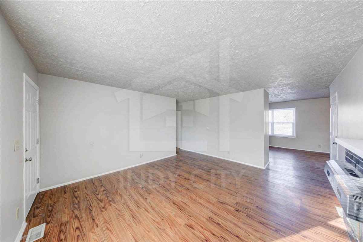 8432 E 37th Pl #1 - Photo 3 of 22