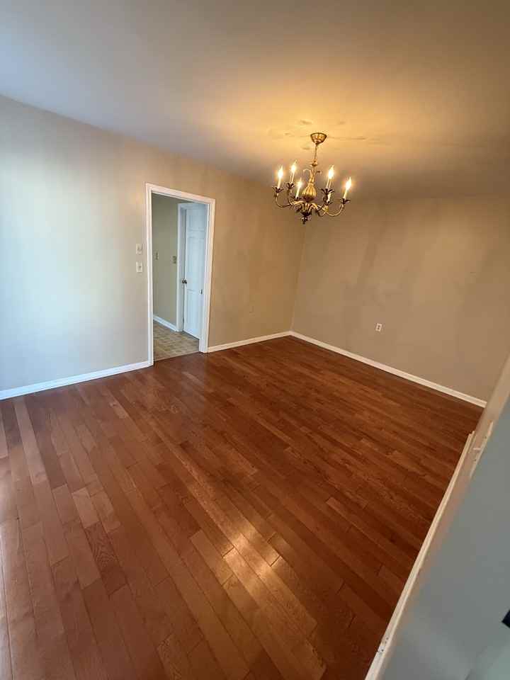 305 S Lincoln Blvd #1 - Photo 6 of 11