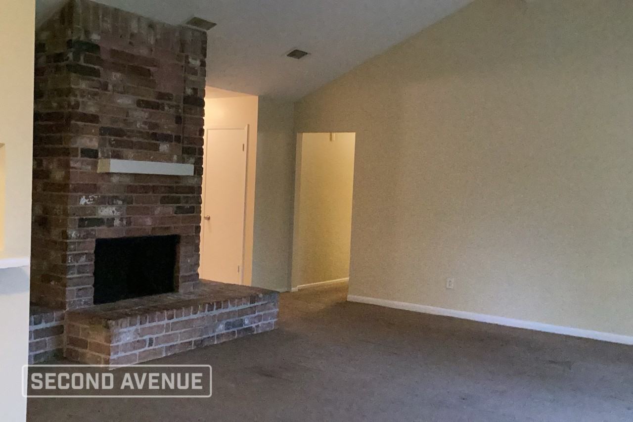 16339 Maplemont Dr - Photo 3 of 14