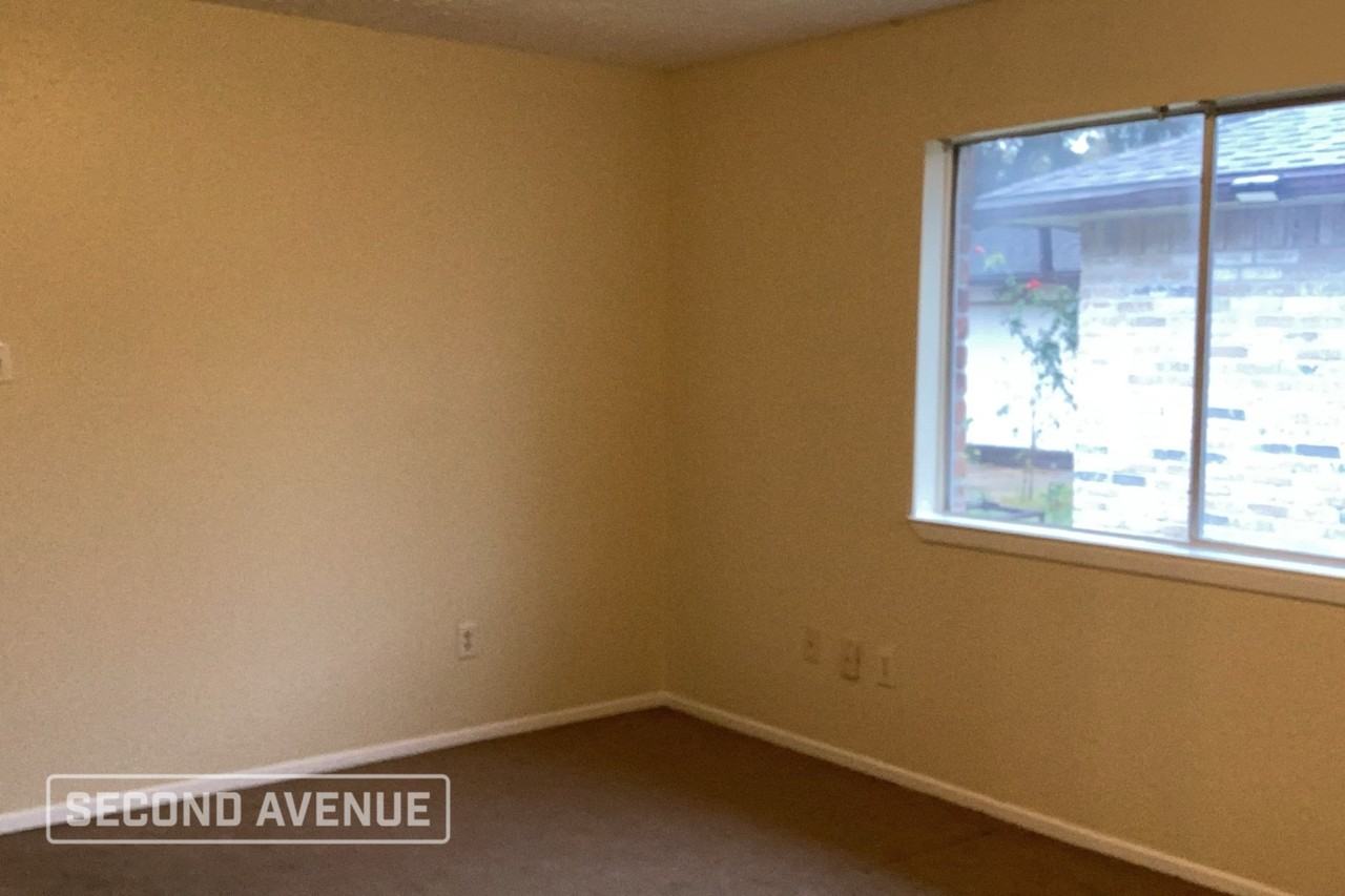 16339 Maplemont Dr - Photo 4 of 14