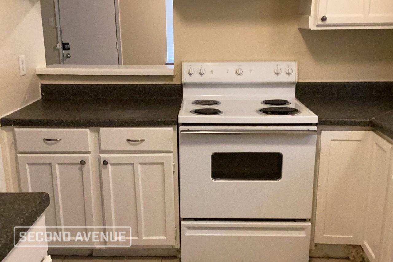 16339 Maplemont Dr - Photo 5 of 14