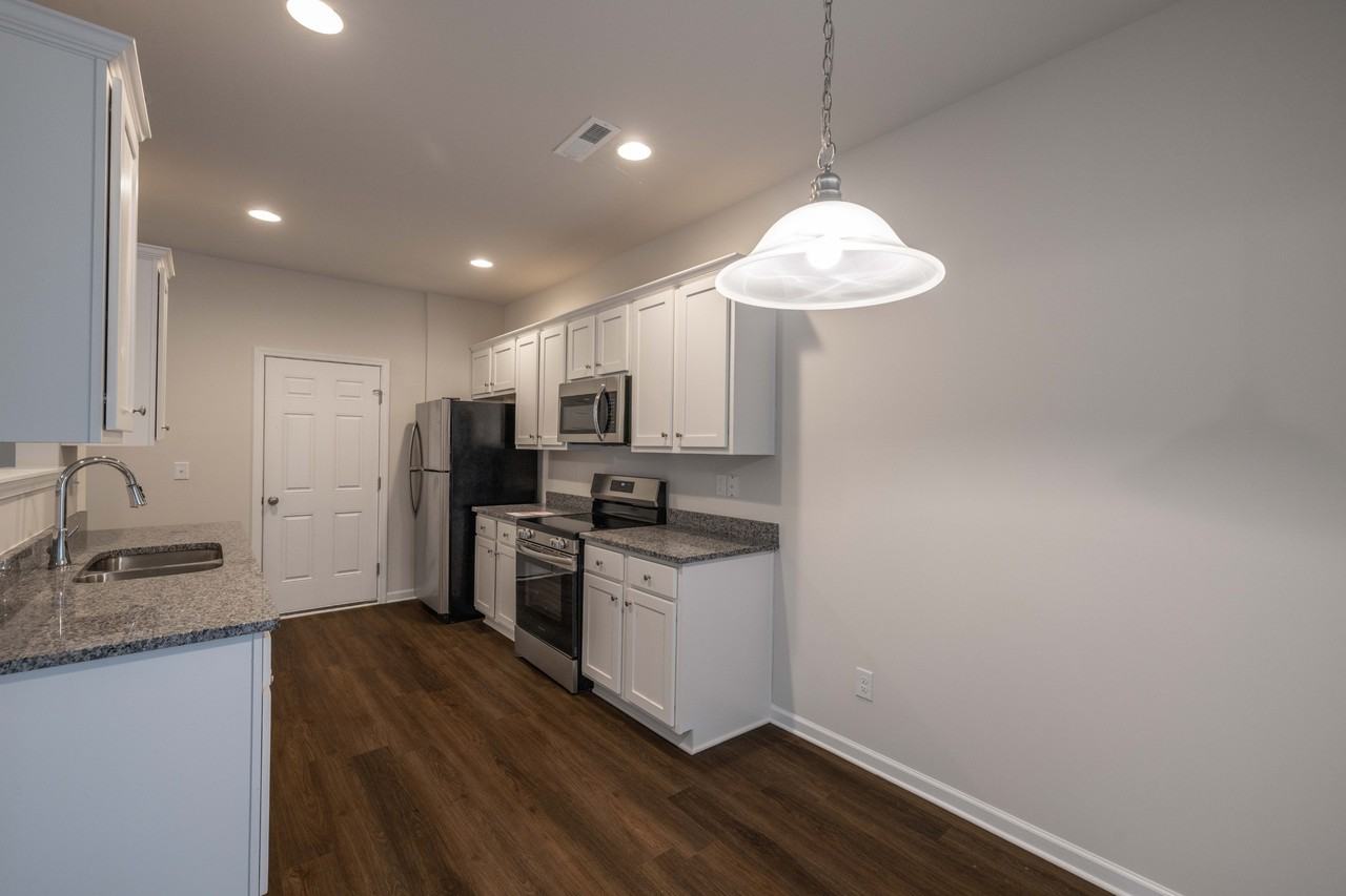 200 S Bell Ave #1 - Photo 4 of 10