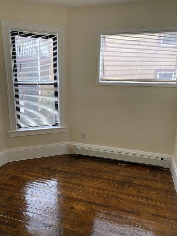 81 Ruthven St #1 - Photo 6 of 7