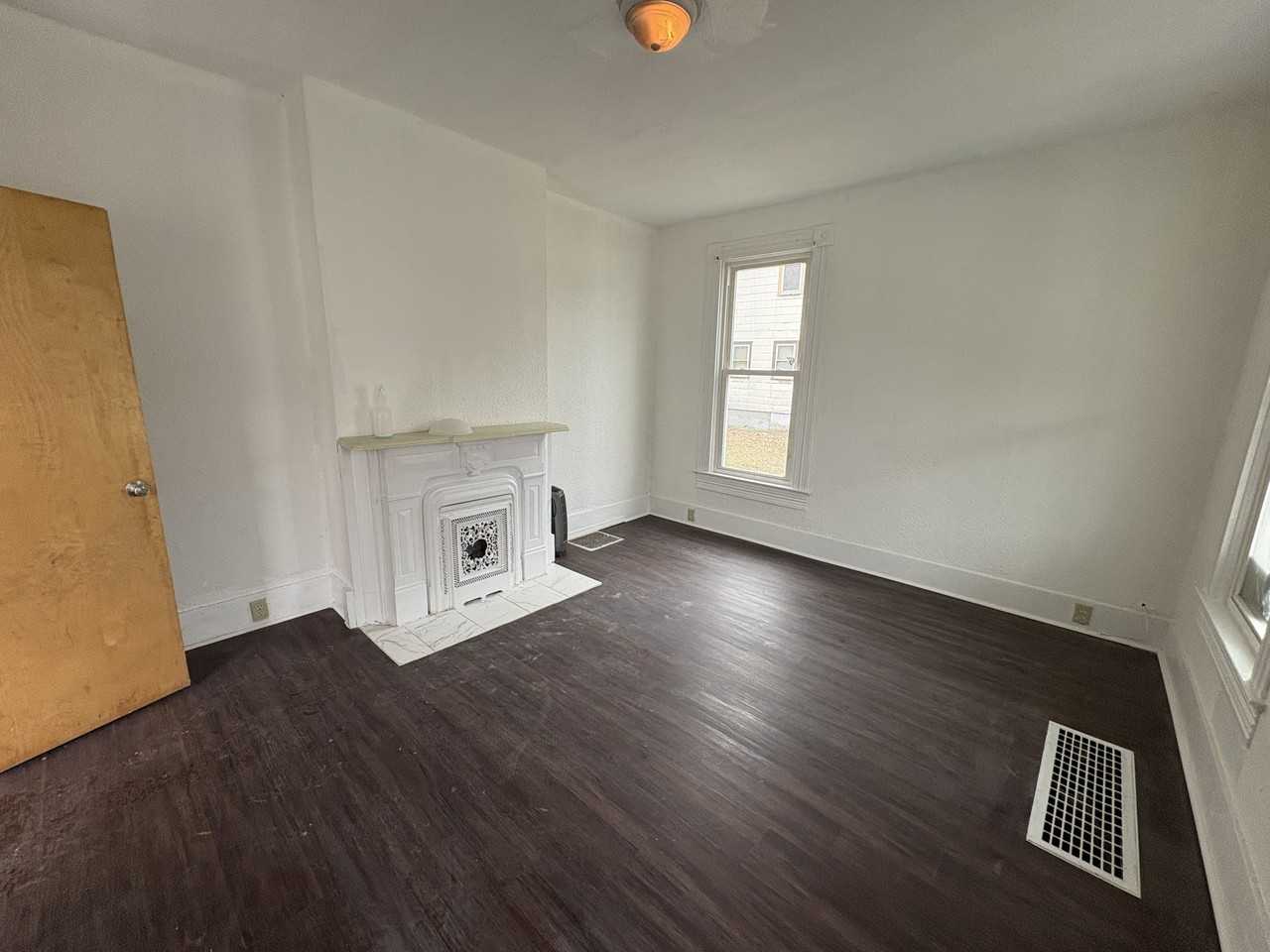 804 Northeast Monroe Street - Photo 2 of 17