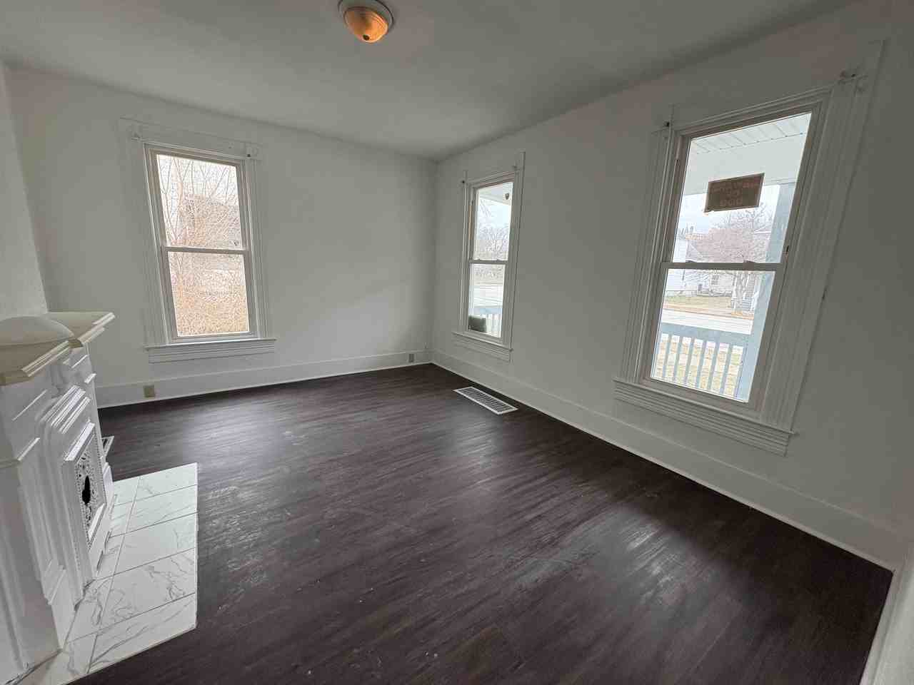 804 Northeast Monroe Street - Photo 3 of 17