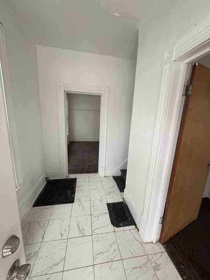 804 Northeast Monroe Street - Photo 4 of 17