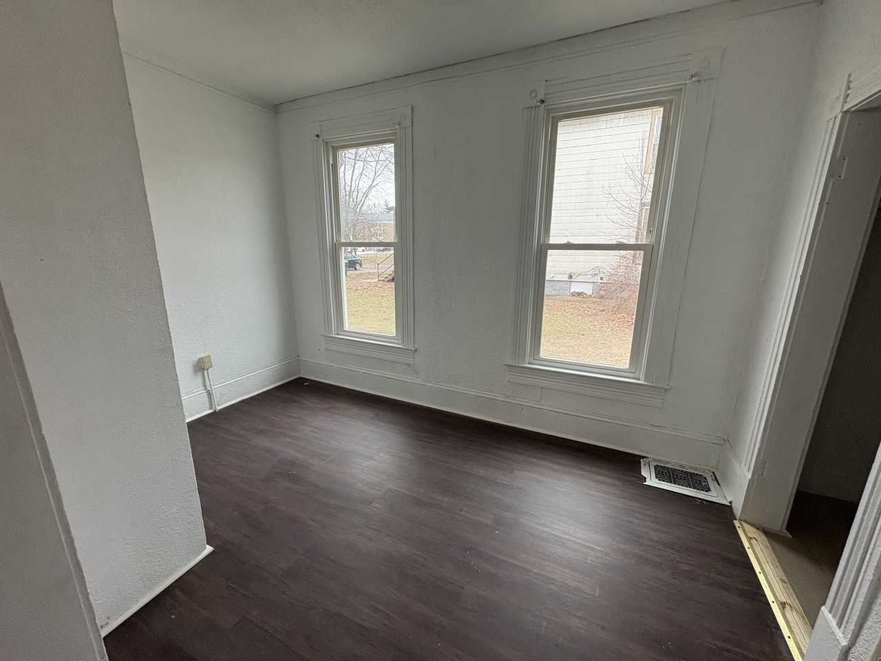 804 Northeast Monroe Street - Photo 6 of 17