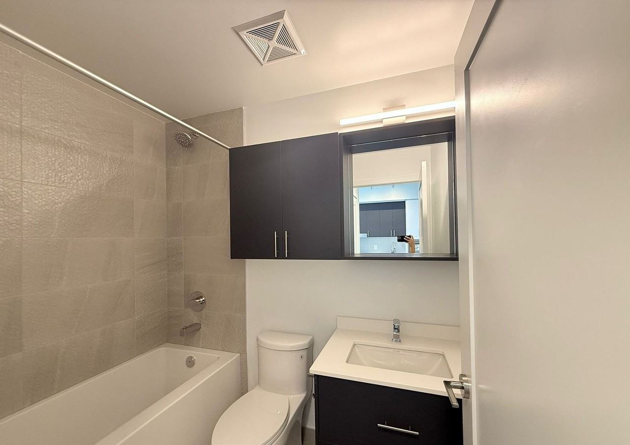 5105 Hurontario Street - Photo 4 of 7