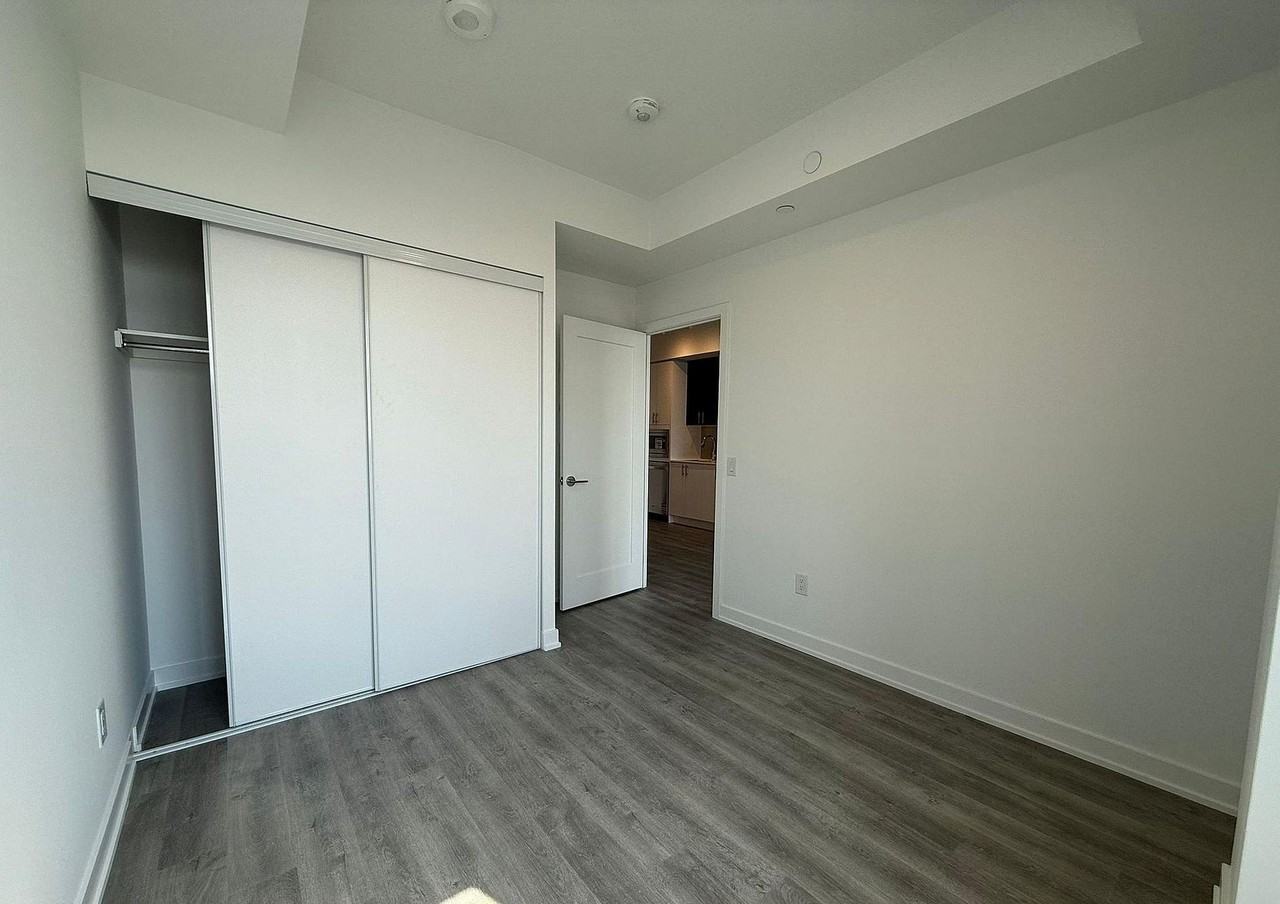 5105 Hurontario Street - Photo 5 of 7