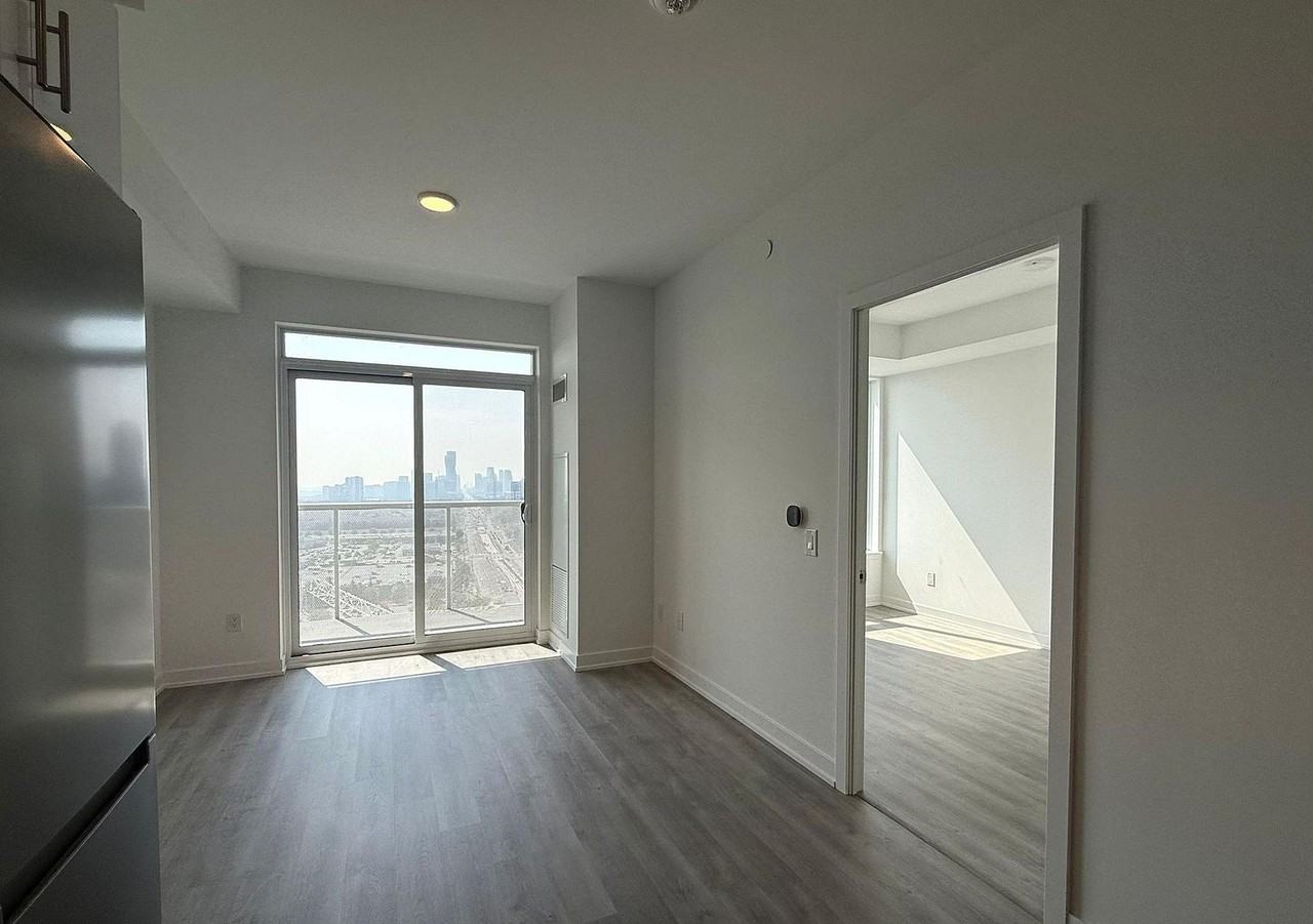 5105 Hurontario Street - Photo 3 of 7