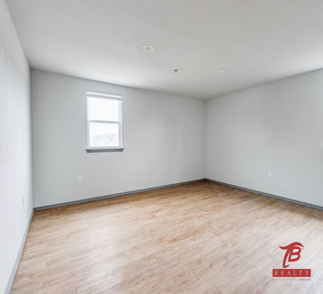 Pennington Place Apartments - Photo 6 of 13