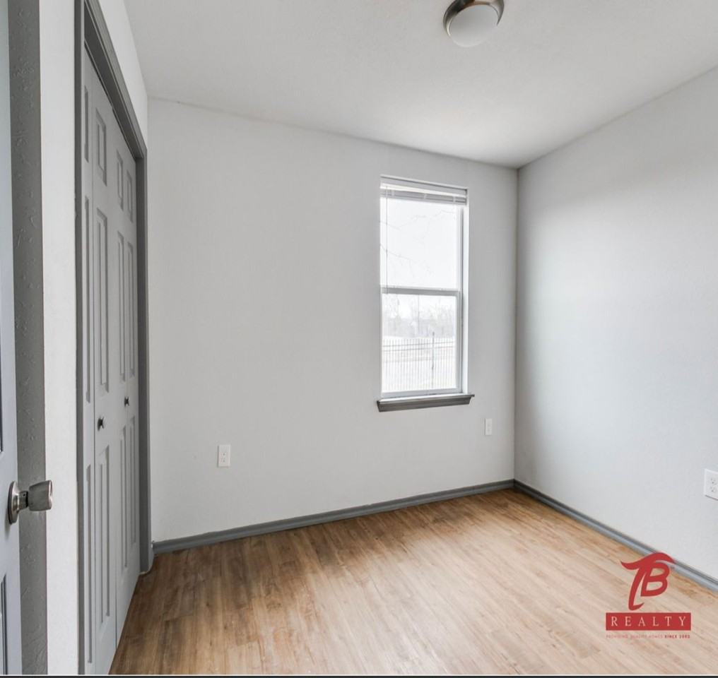 Pennington Place Apartments - Photo 7 of 13