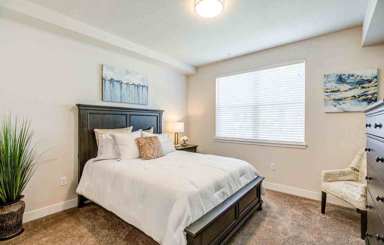 Bucking Horse Apartments - Photo 6 of 31