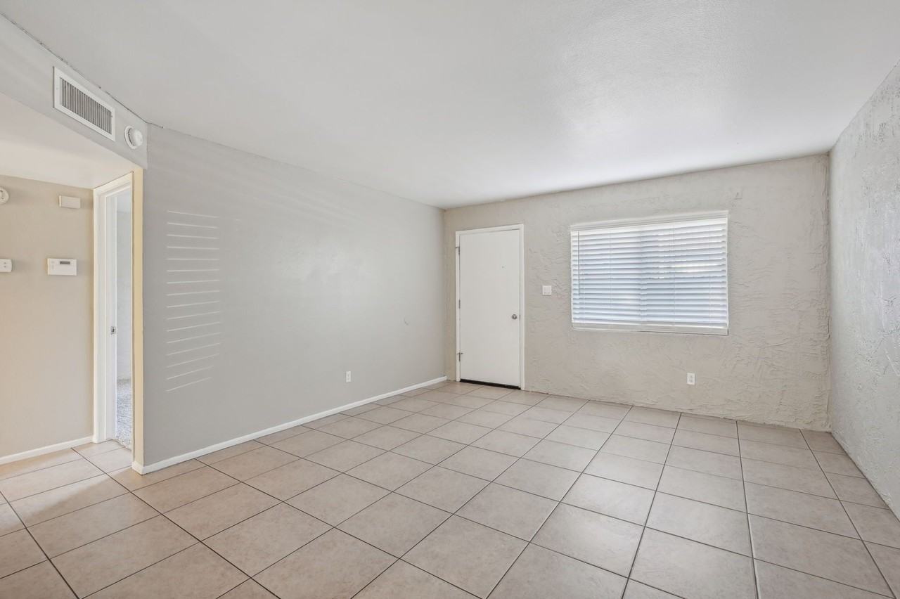 Arcadia 30 - Photo 5 of 37