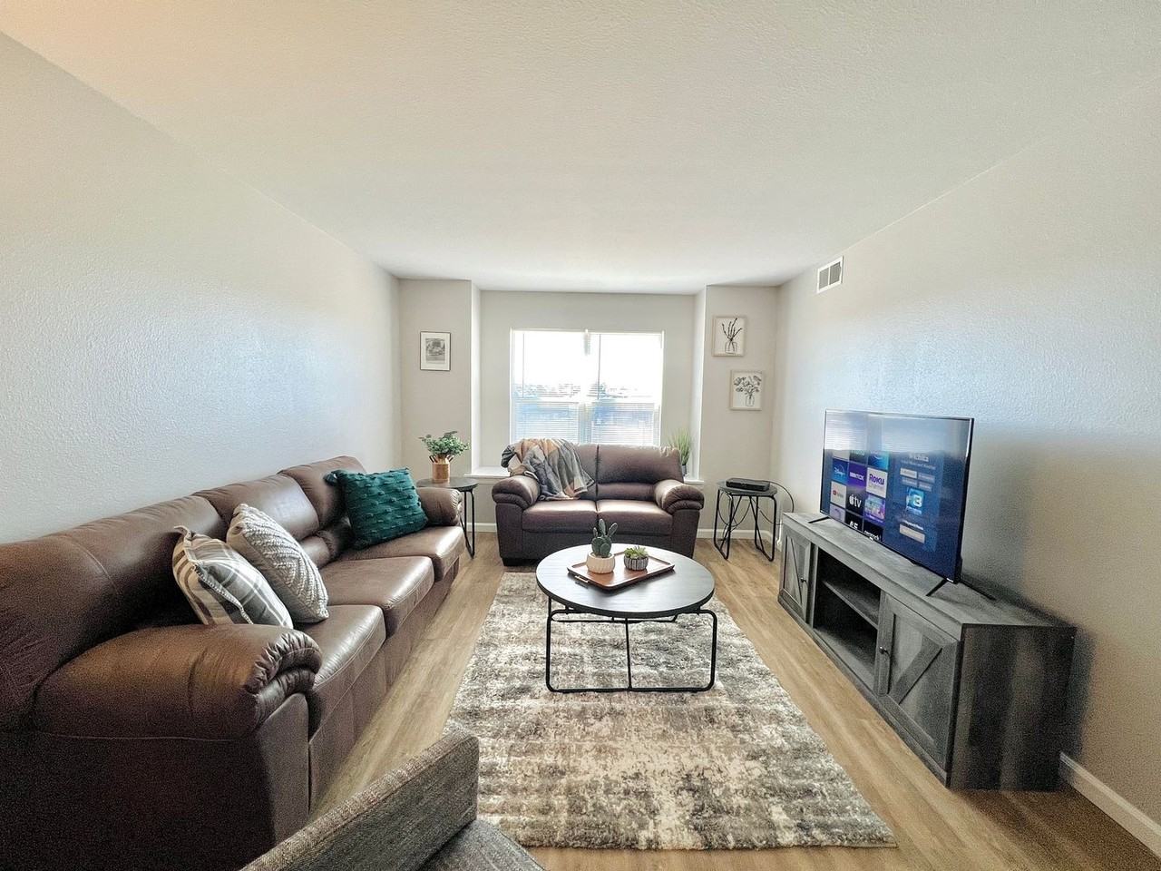 Sundance Apartments - Photo 4 of 21