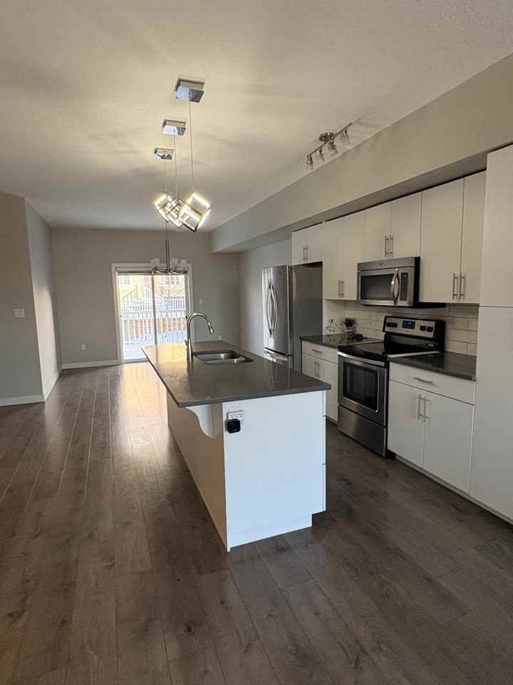 1480 Watt Dr Sw - Photo 4 of 12