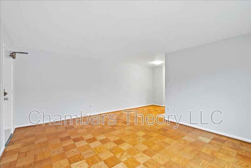 945 N Barton St - Photo 6 of 19