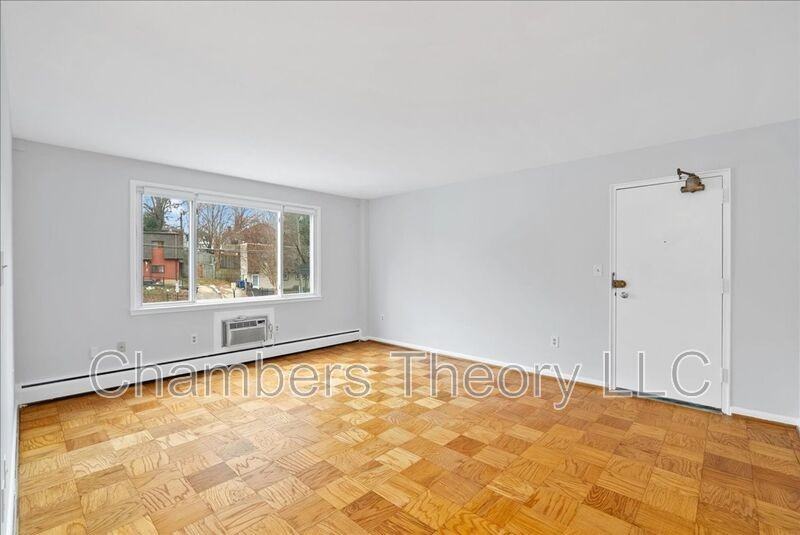 945 N Barton St - Photo 7 of 19