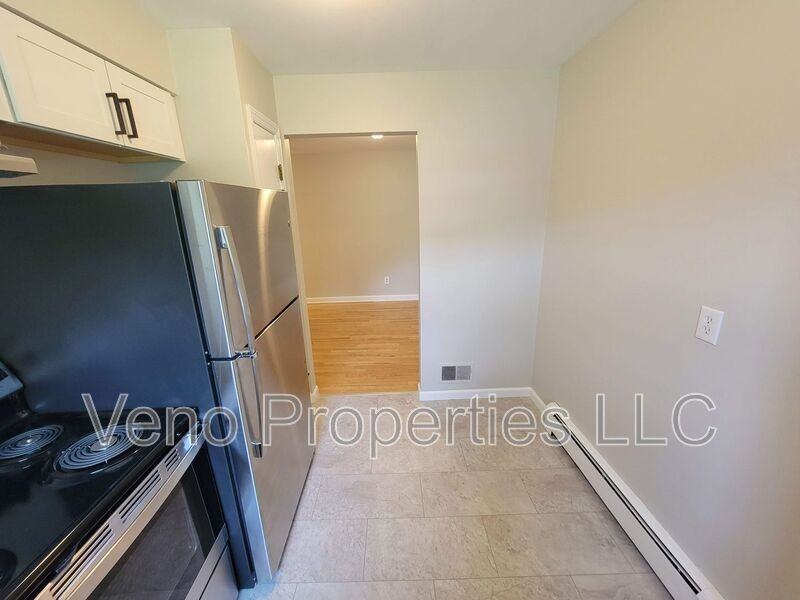 9/11/13 Village Dr. #12 - Photo 3 of 14