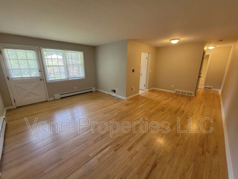 9/11/13 Village Dr. #12 - Photo 4 of 14