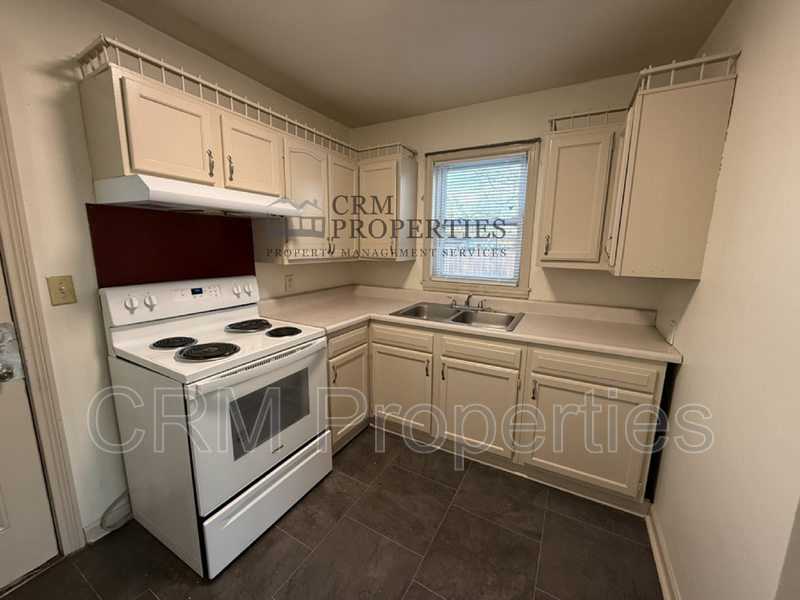 1301 S Waugh St - Photo 6 of 16