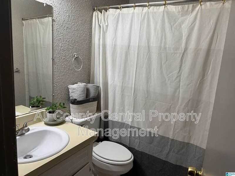 1527 14th St Sw - Photo 5 of 7