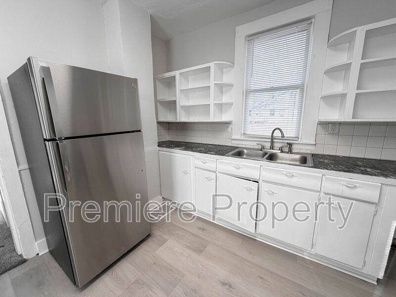 141 N Home Ave - Photo 2 of 7