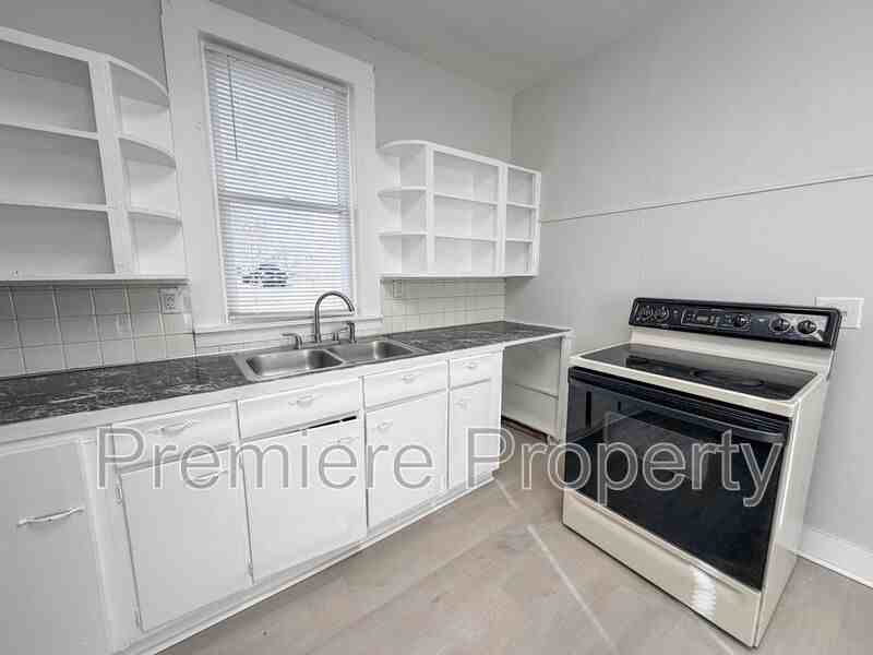 141 N Home Ave - Photo 3 of 7