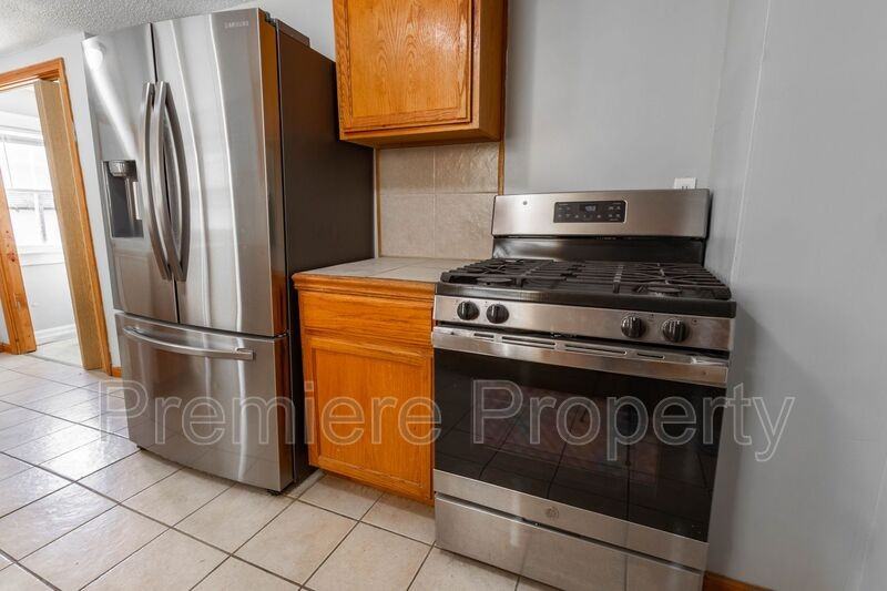 2400 N 12th St - Photo 6 of 12