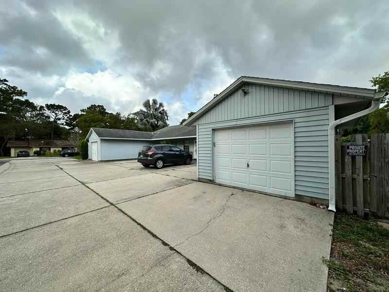 1159 E Rohe St - Photo 5 of 31